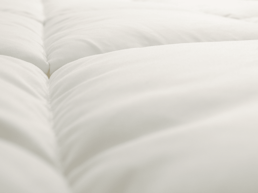 Dual Color Polyester quilt